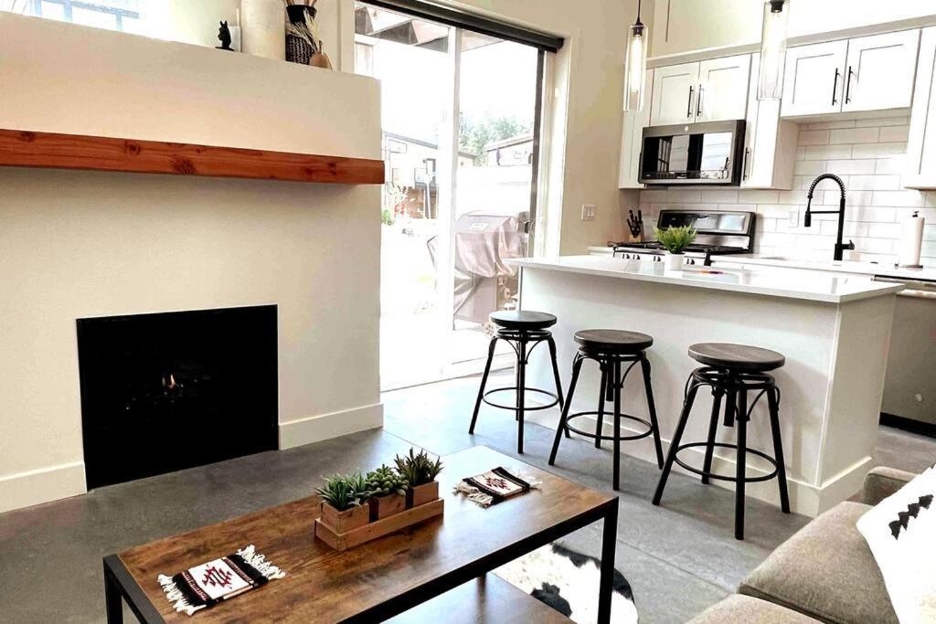 Brand New Upscale Home- Best Location! Whitefish Exteriér fotografie